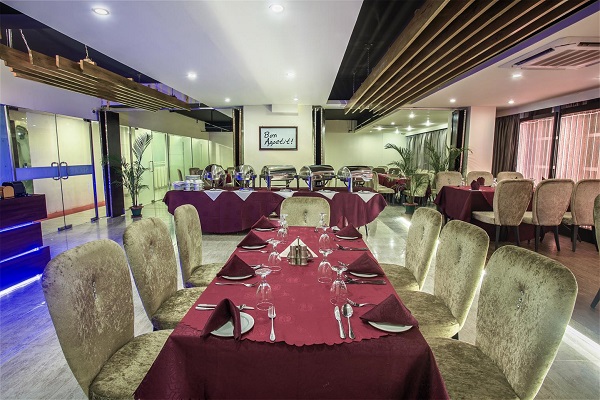 Noorjahan Grand : Restaurant